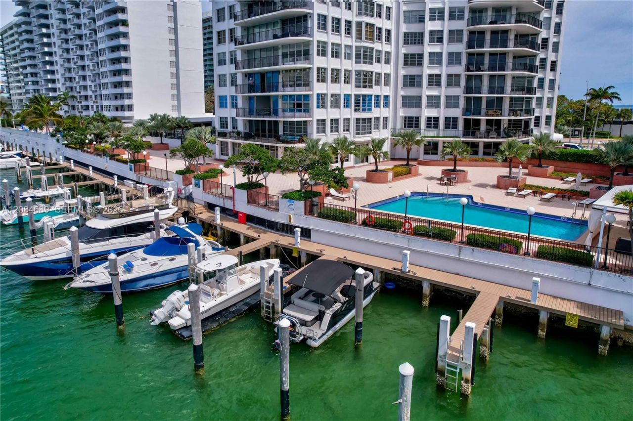 5660 W Collins Ave, Unit 6D, Miami Beach, FL 33140 Photo