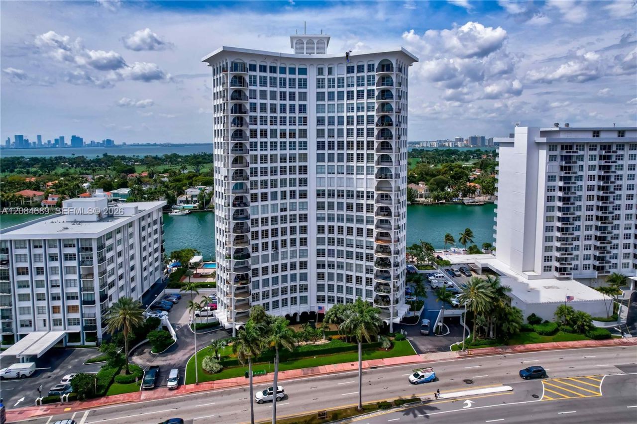 5660 W Collins Ave, Unit 6D, Miami Beach, FL 33140 Photo