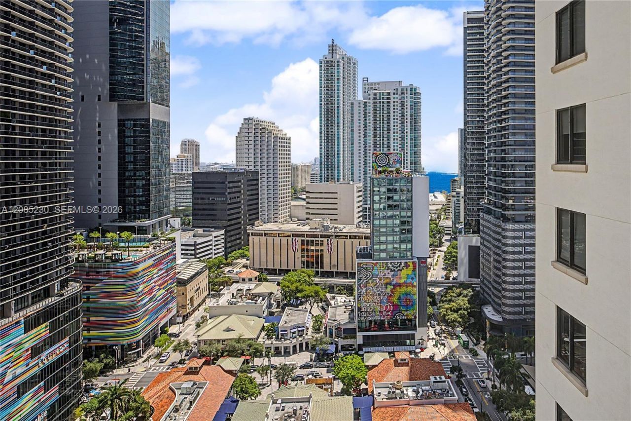 999 SW 1st Ave , Unit 2407, Miami, FL 33130 Photo