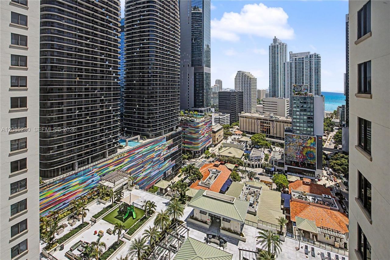 999 SW 1st Ave , Unit 2407, Miami, FL 33130 Photo