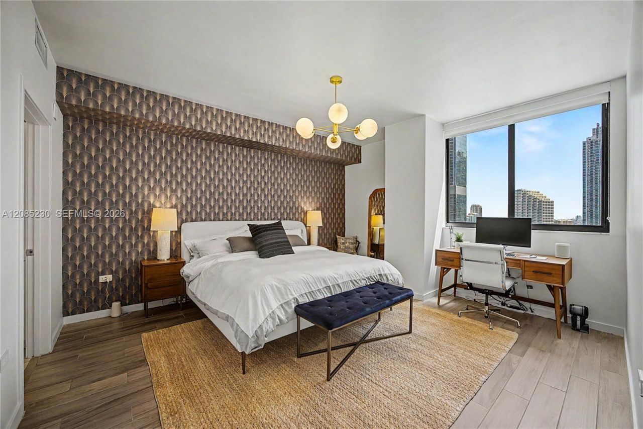 999 SW 1st Ave , Unit 2407, Miami, FL 33130 Photo