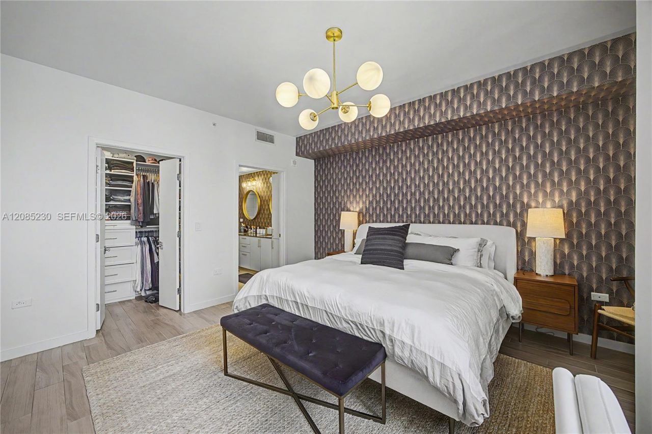 999 SW 1st Ave , Unit 2407, Miami, FL 33130 Photo