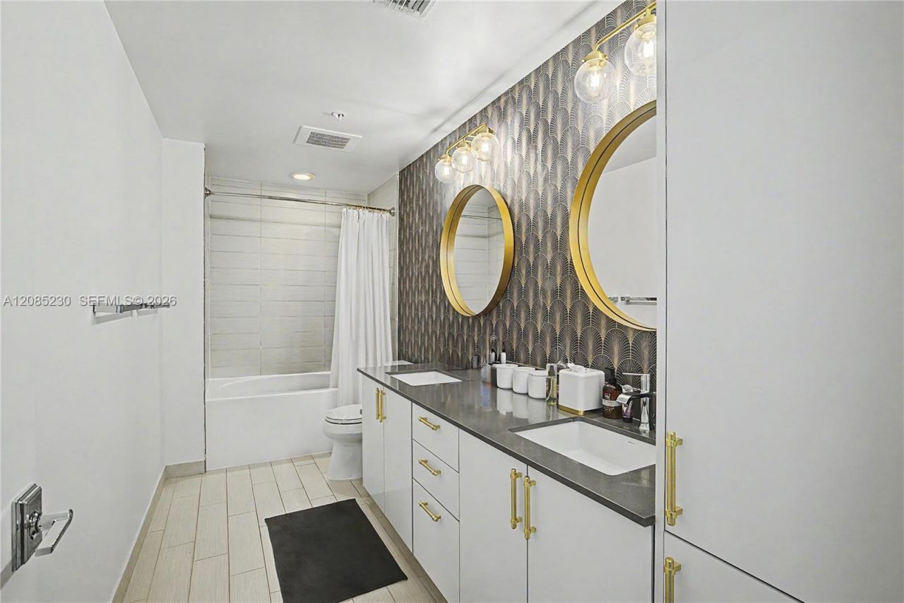 999 SW 1st Ave , Unit 2407, Miami, FL 33130 Photo