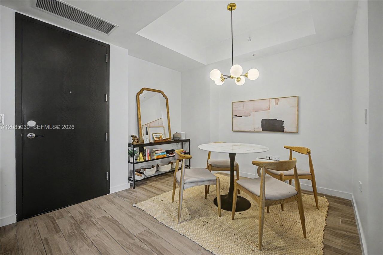 999 SW 1st Ave , Unit 2407, Miami, FL 33130 Photo