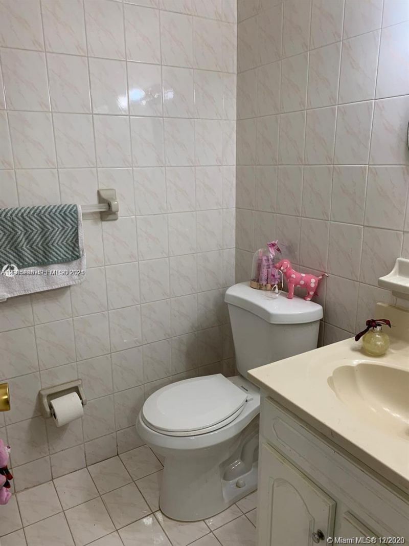 4725 NW 7th St, Unit 203-3, Miami, FL 33126 Photo