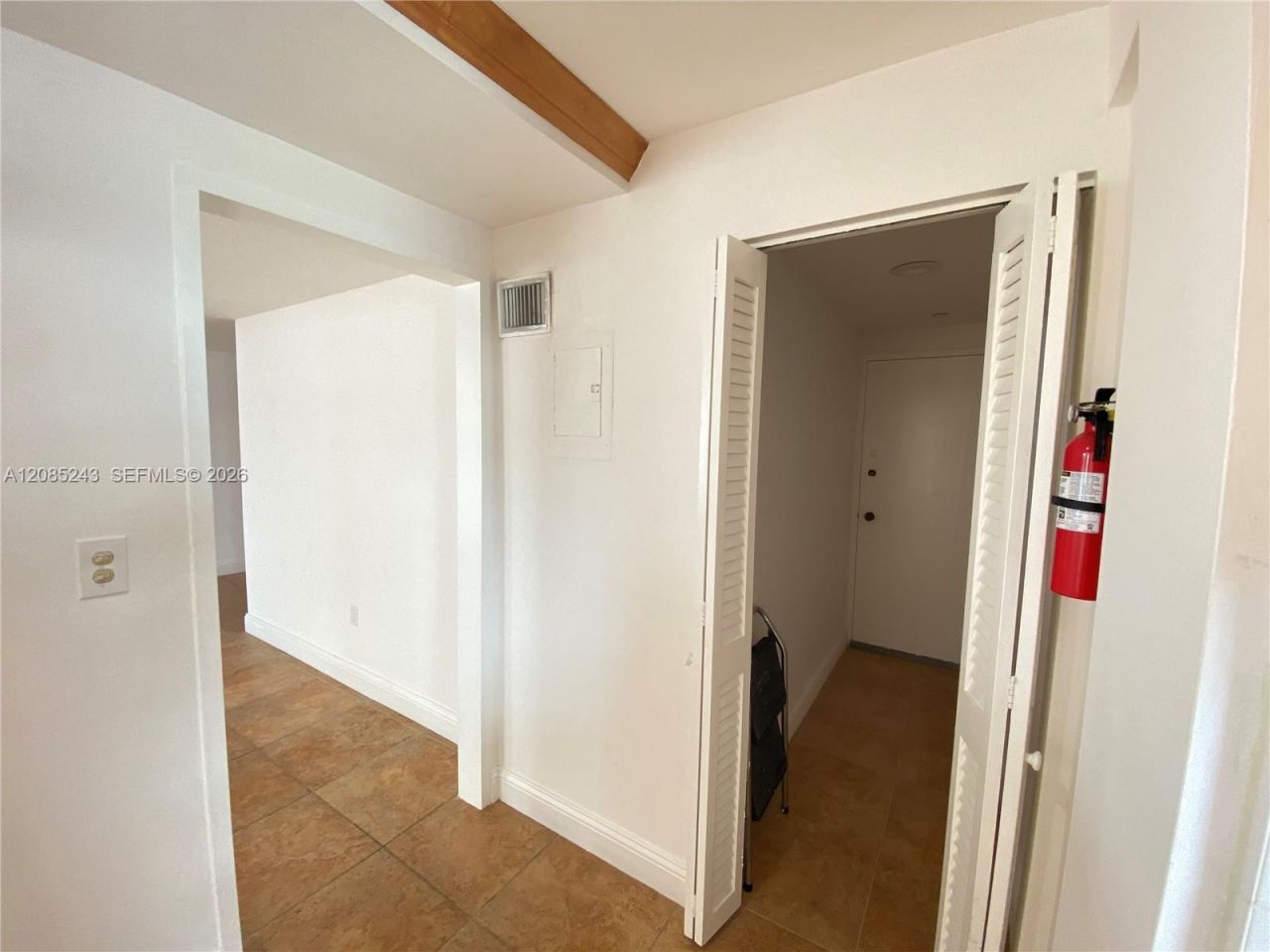 5825 Collins Ave, Unit 5G, Miami Beach, FL 33140 Photo