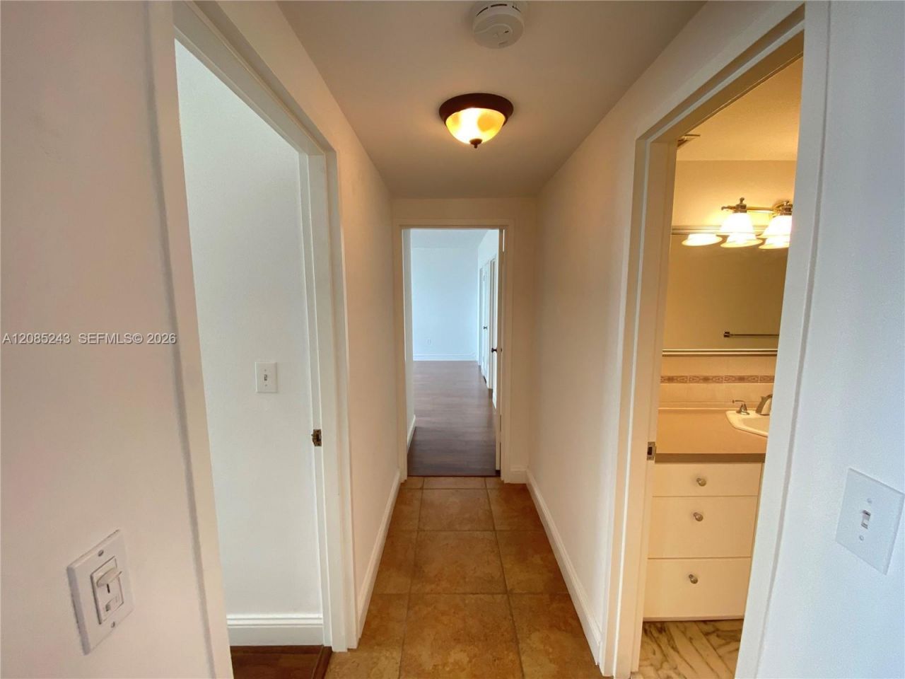 5825 Collins Ave, Unit 5G, Miami Beach, FL 33140 Photo