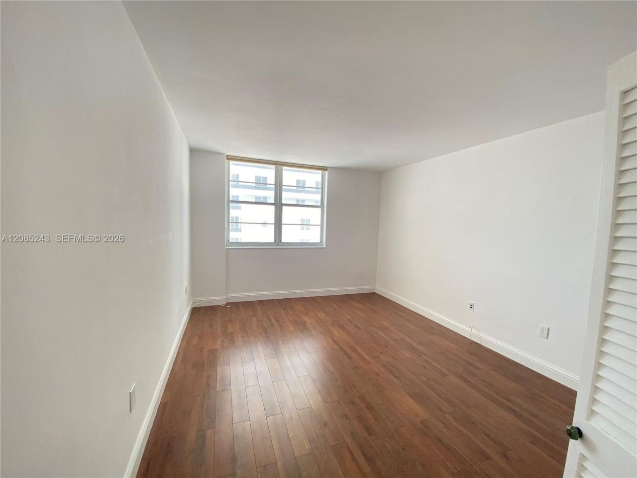 5825 Collins Ave, Unit 5G, Miami Beach, FL 33140 Photo