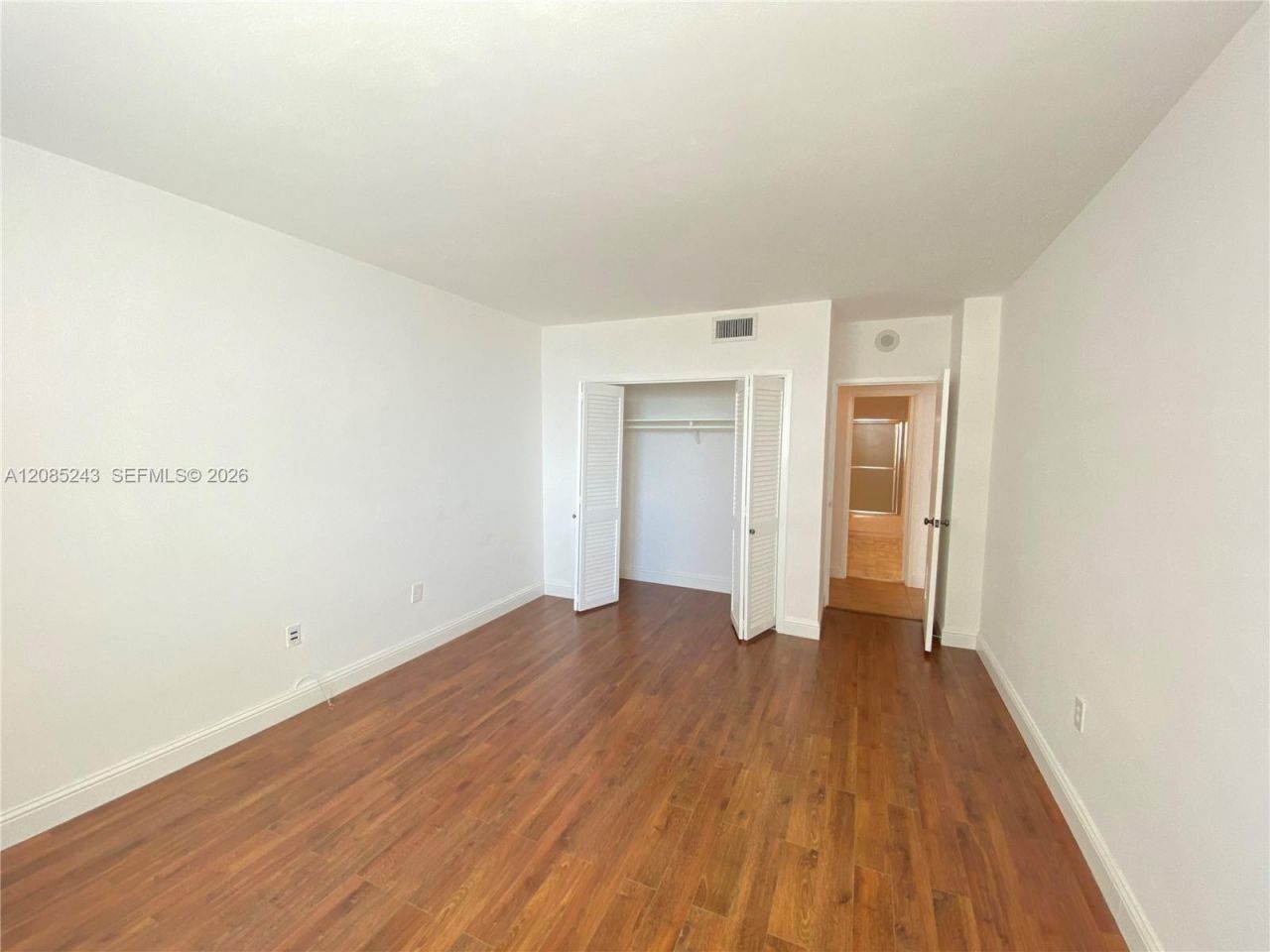 5825 Collins Ave, Unit 5G, Miami Beach, FL 33140 Photo