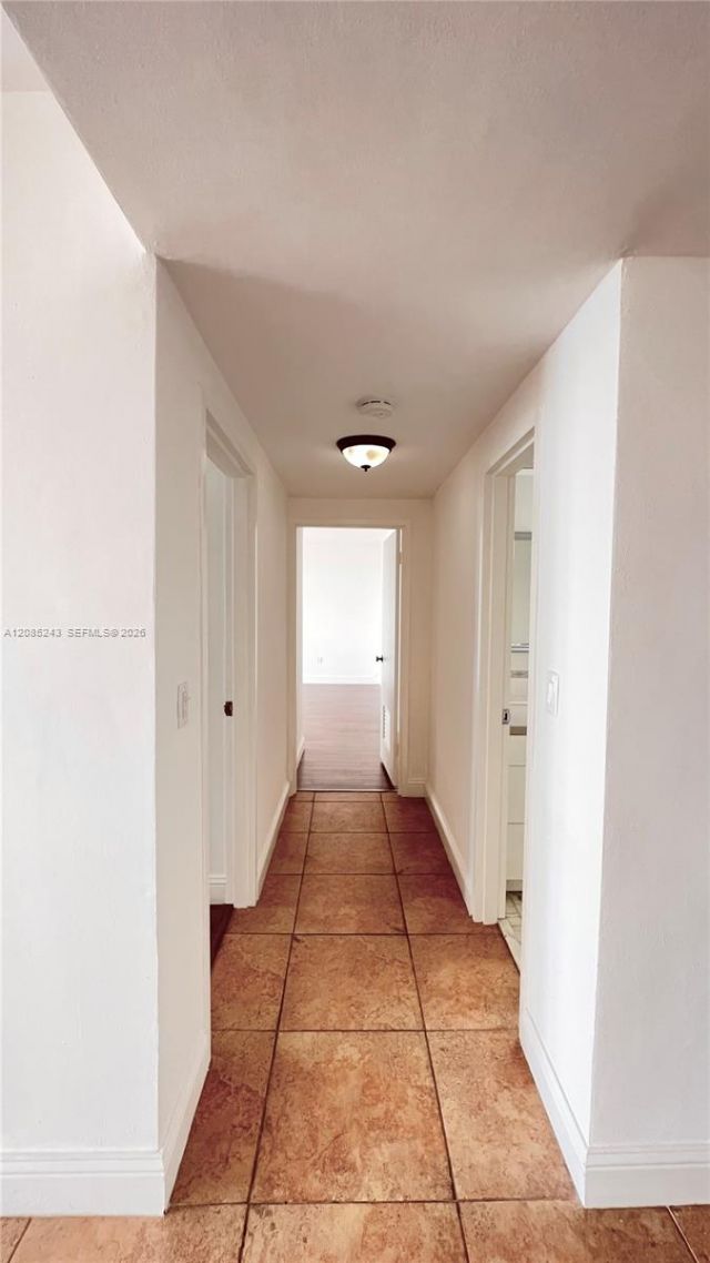 5825 Collins Ave, Unit 5G, Miami Beach, FL 33140 Photo