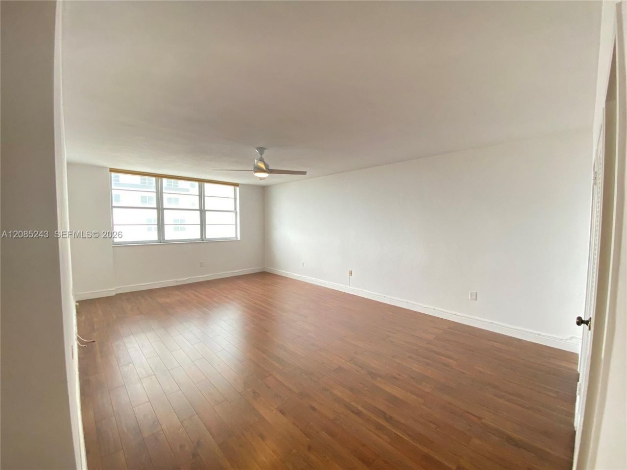 5825 Collins Ave, Unit 5G, Miami Beach, FL 33140 Photo