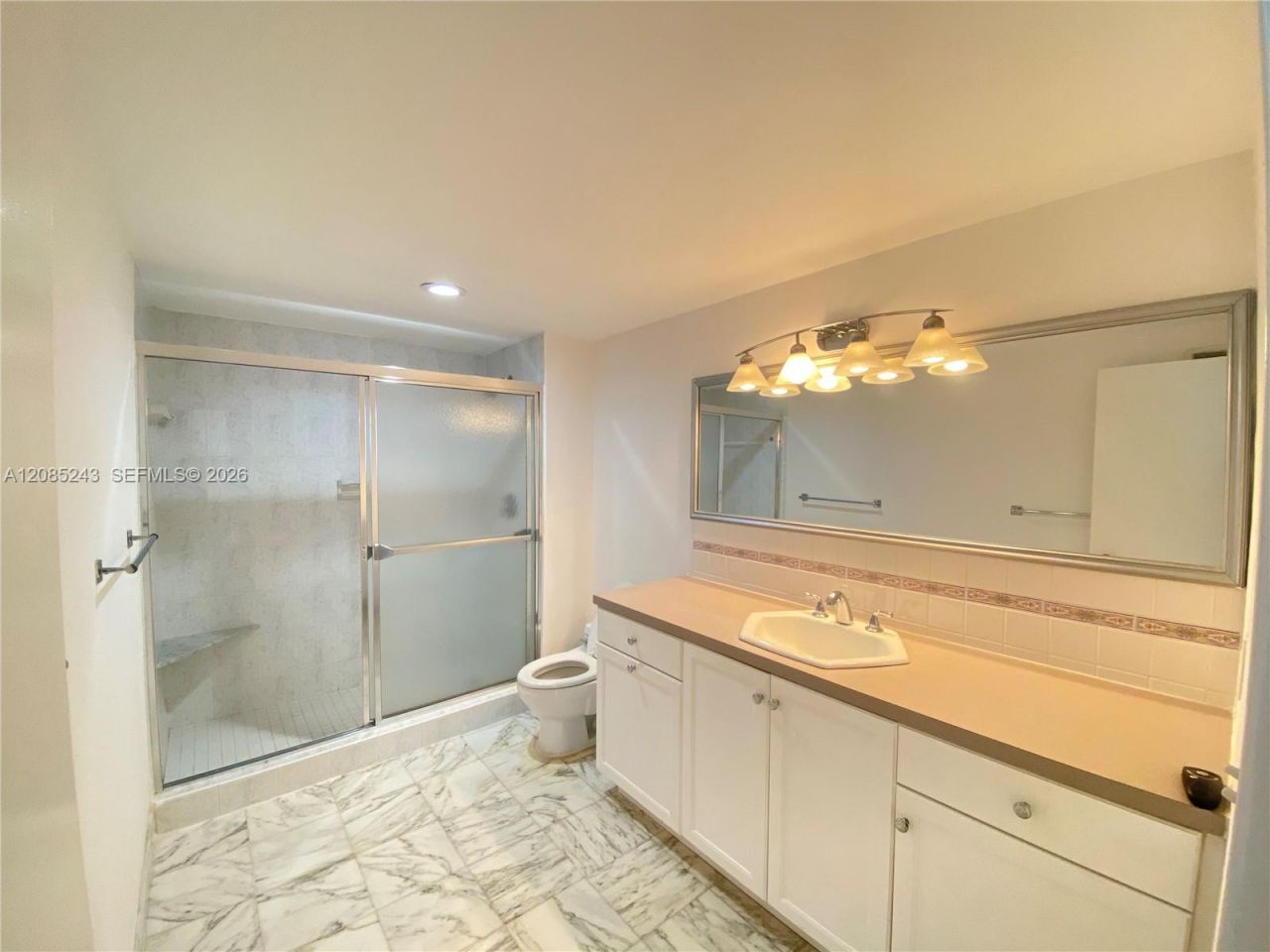 5825 Collins Ave, Unit 5G, Miami Beach, FL 33140 Photo