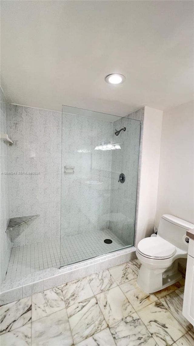 5825 Collins Ave, Unit 5G, Miami Beach, FL 33140 Photo