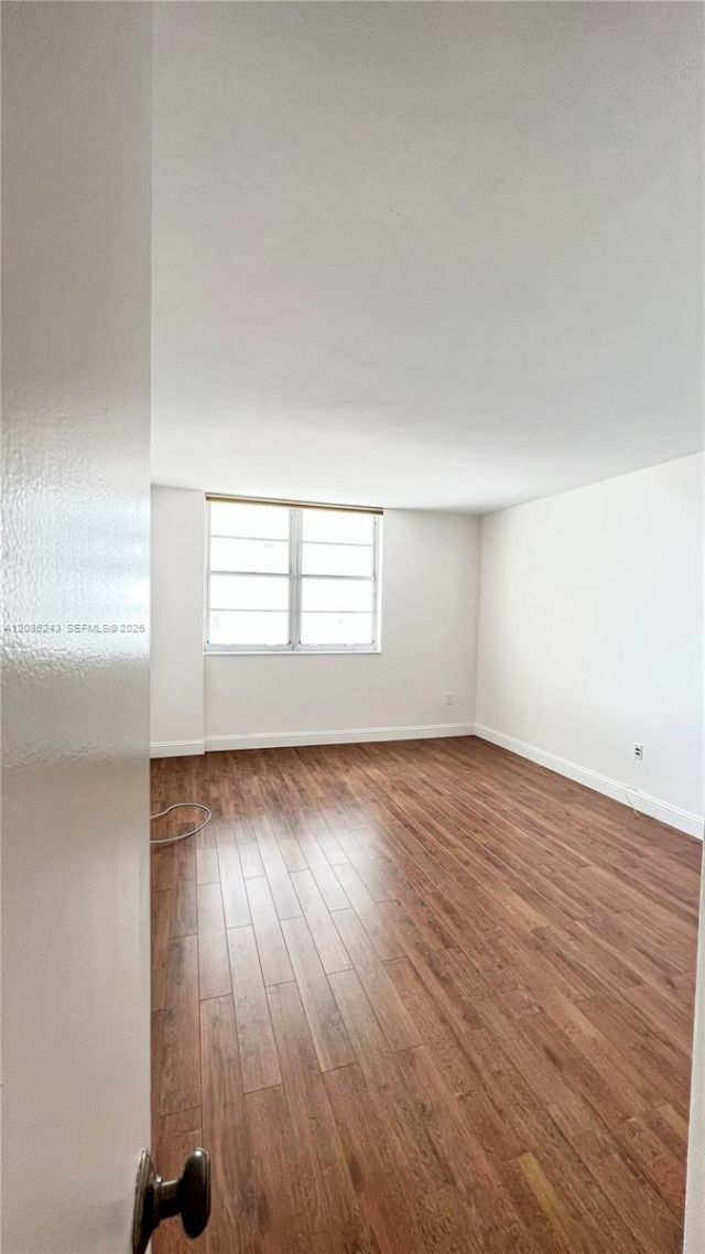 5825 Collins Ave, Unit 5G, Miami Beach, FL 33140 Photo
