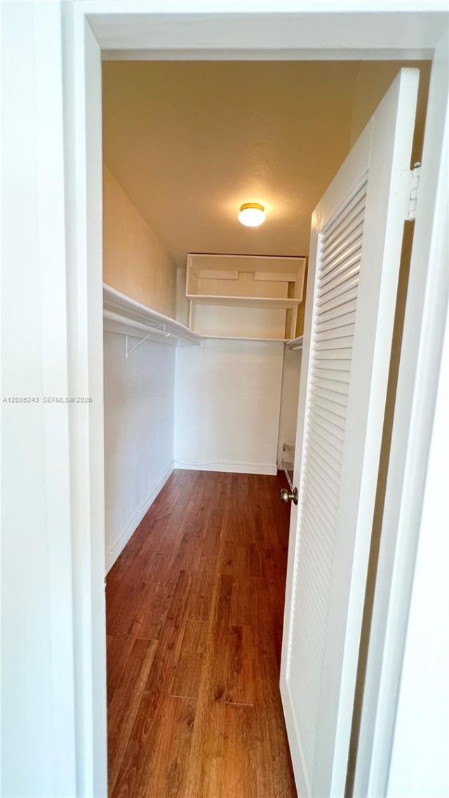 5825 Collins Ave, Unit 5G, Miami Beach, FL 33140 Photo