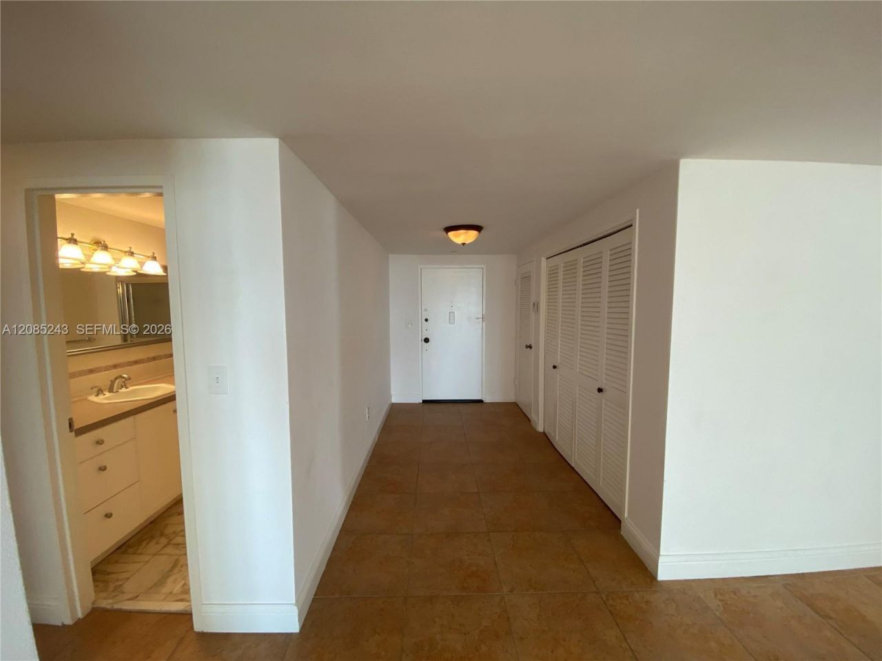5825 Collins Ave, Unit 5G, Miami Beach, FL 33140 Photo