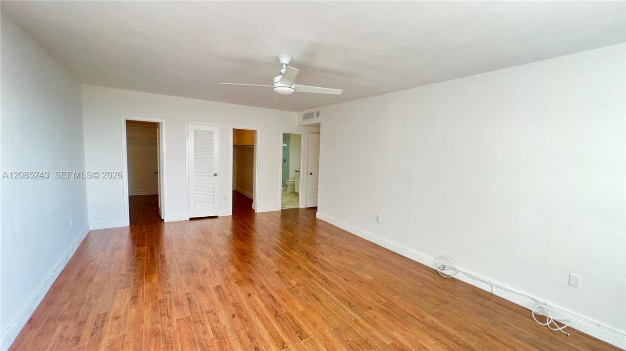 5825 Collins Ave, Unit 5G, Miami Beach, FL 33140 Photo