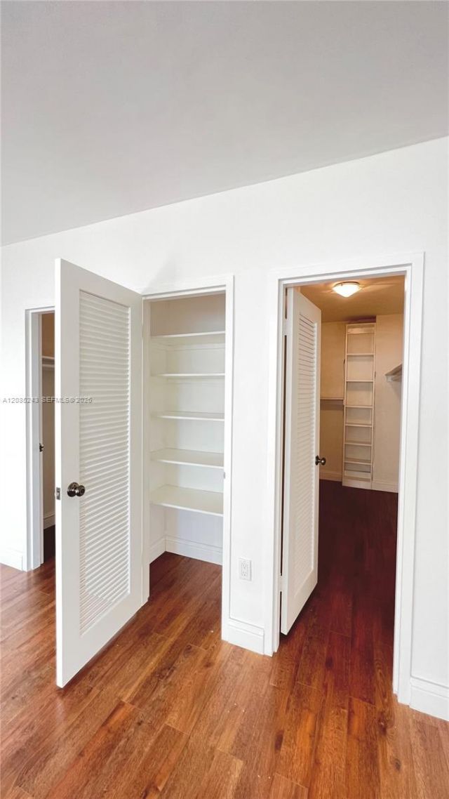 5825 Collins Ave, Unit 5G, Miami Beach, FL 33140 Photo