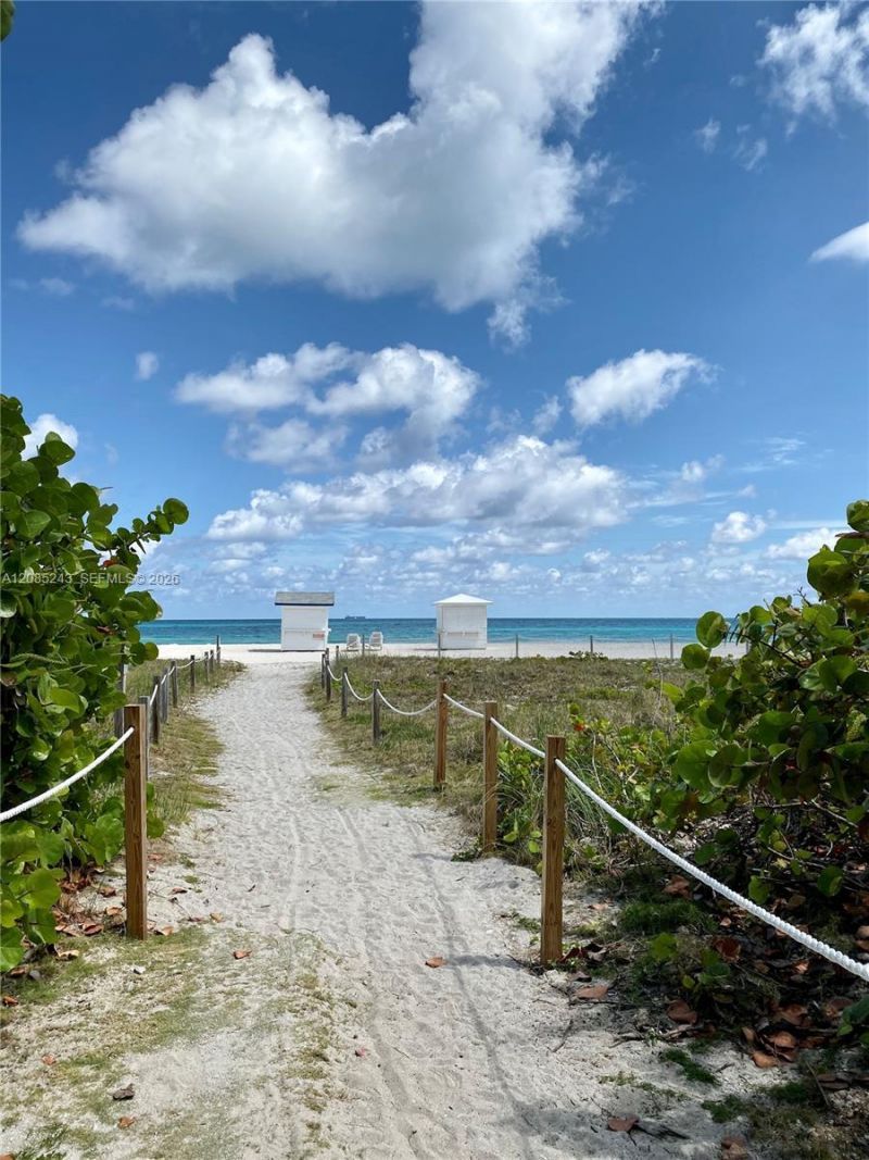 5825 Collins Ave, Unit 5G, Miami Beach, FL 33140 Photo