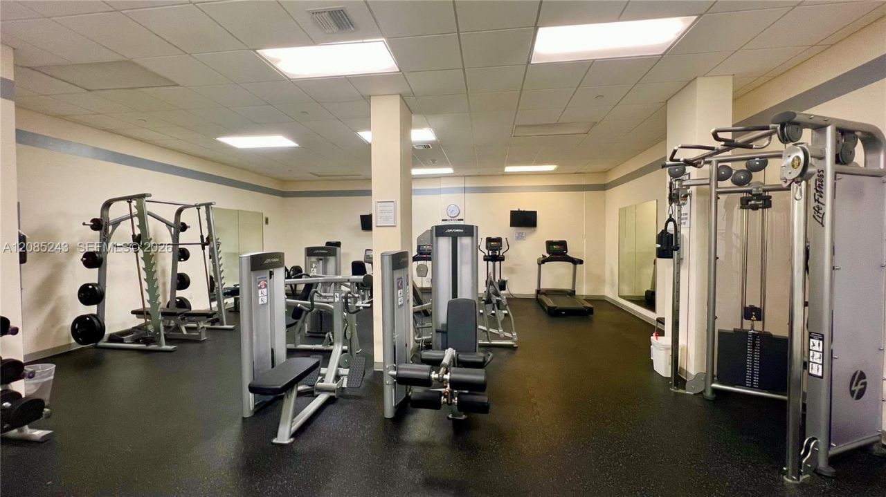 5825 Collins Ave, Unit 5G, Miami Beach, FL 33140 Photo