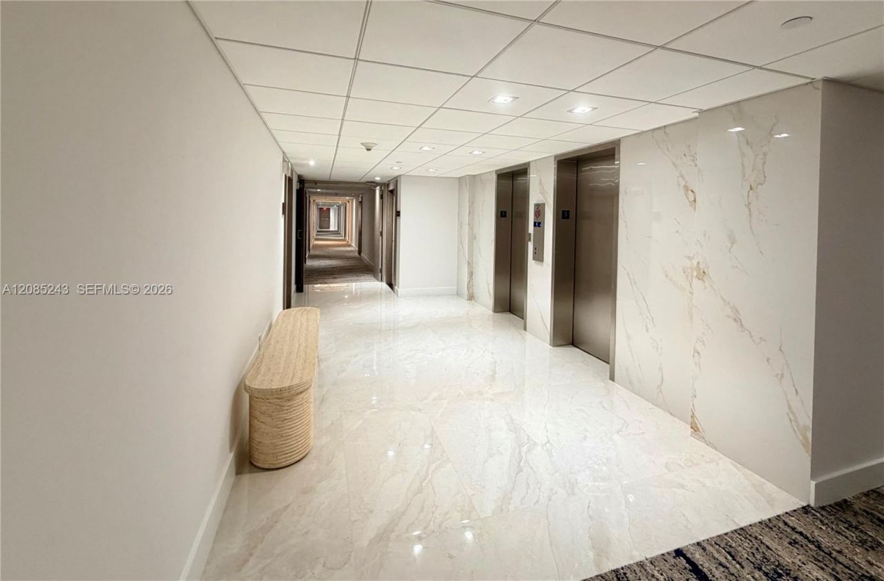 5825 Collins Ave, Unit 5G, Miami Beach, FL 33140 Photo