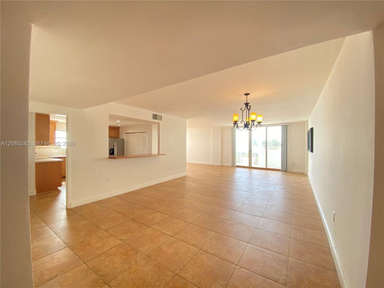 5825 Collins Ave, Unit 5G, Miami Beach, FL 33140 Photo