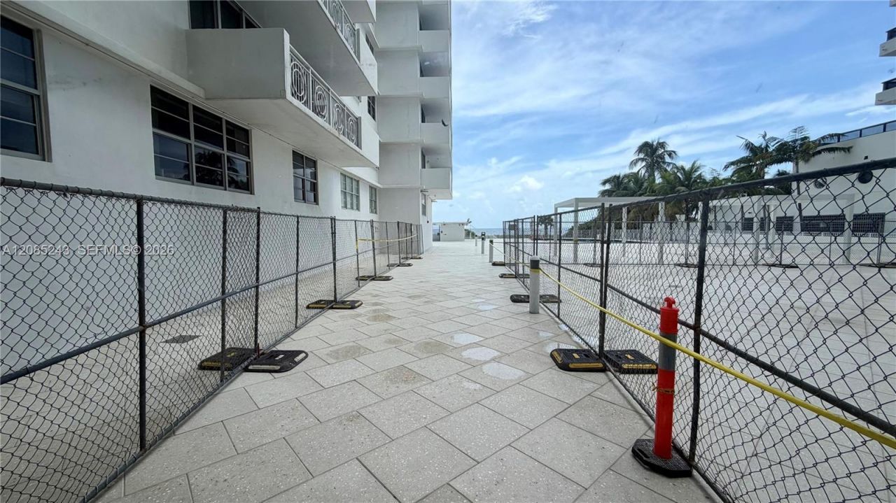 5825 Collins Ave, Unit 5G, Miami Beach, FL 33140 Photo