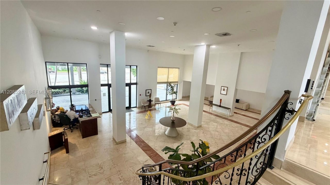 5825 Collins Ave, Unit 5G, Miami Beach, FL 33140 Photo