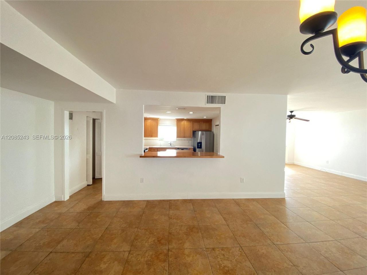 5825 Collins Ave, Unit 5G, Miami Beach, FL 33140 Photo