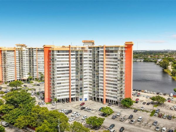 1351 NE Miami Gardens Dr, Unit 1414E, Miami, FL 33179