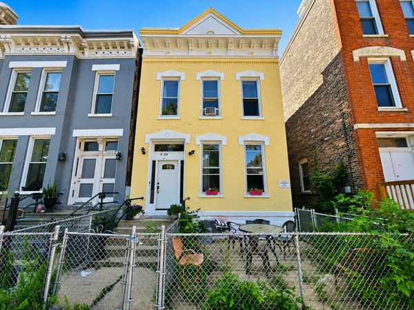 1433 W Superior Street, Chicago, IL 60642