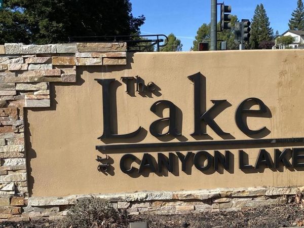 5012 Lakeview Dr, Unit 201, San Ramon, CA 94582