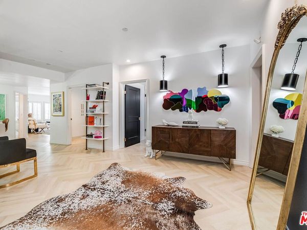 4310 Cahuenga Boulevard, Unit 104, Toluca Lake, CA 91602