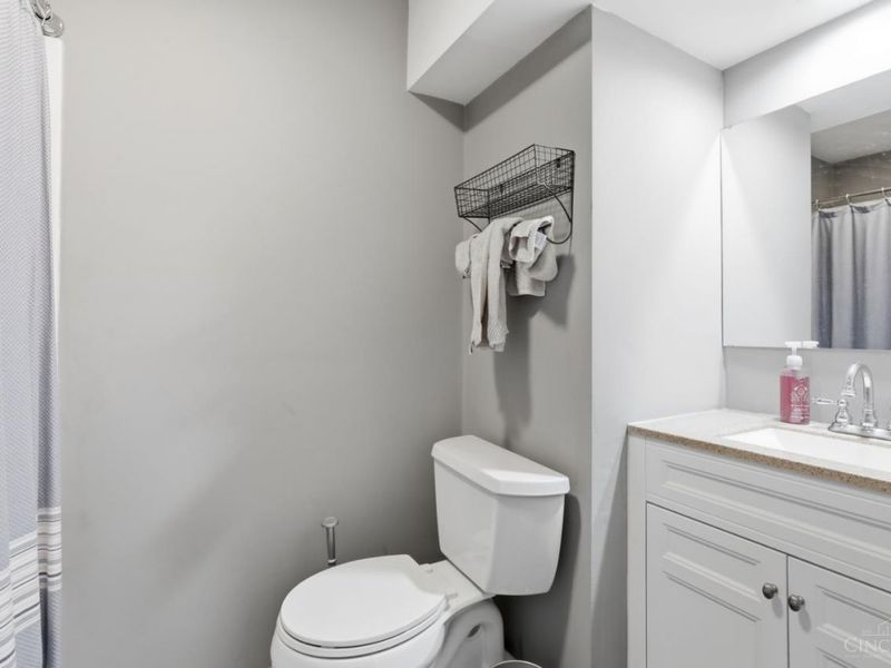 3704 Crestnoll Lane, Green Township, OH 45211 Photo 30