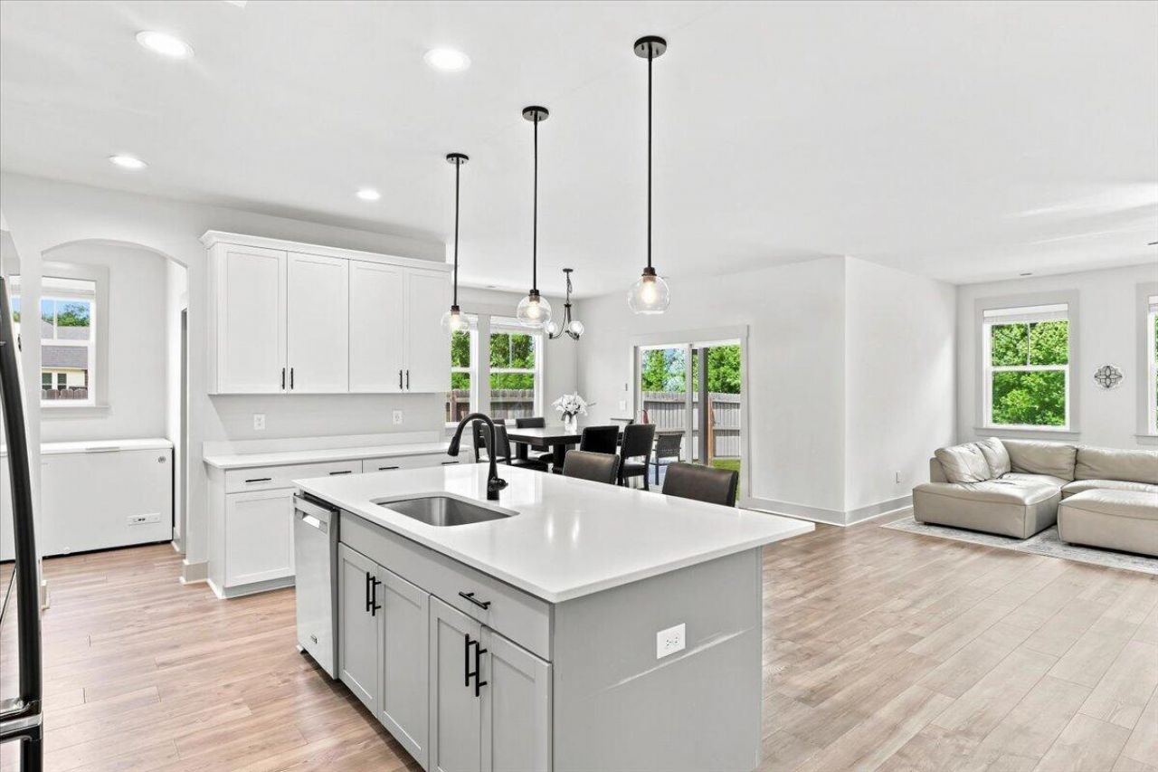 430 Omaha Drive Photo 6