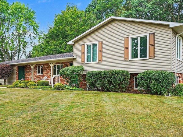 1492 Bluegrass Road W, Mt Pleasant, MI 48858