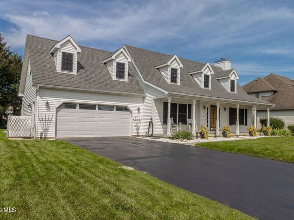 1412 Mill Creek Lane, Waterville, OH 43566