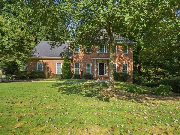 1440 Shade Tree Way , Alpharetta, GA 30009