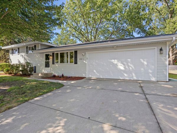 901 Sunny Lane, Anoka, MN 55303