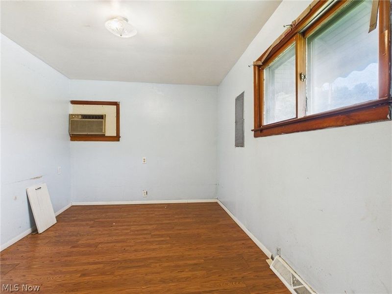 56031 W 2nd Street, Bridgeport, OH 43912 Photo 8