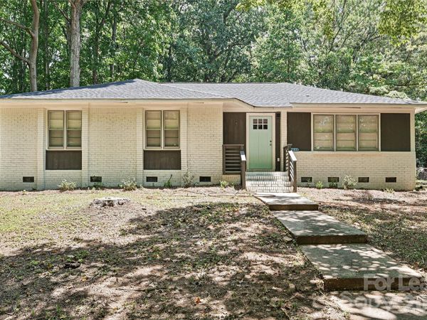 5121 Farm Pond Lane , Charlotte, NC 28212