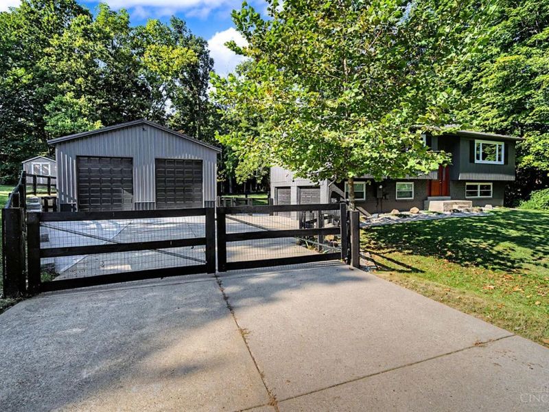 9169 Wintergreen Drive, West Chester, OH 45069 Photo 2