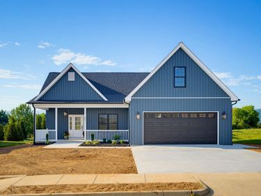 204 LOCUST GROVE LN, STUARTS DRAFT, VA 24477