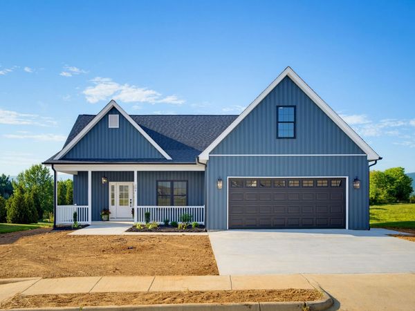 204 LOCUST GROVE LN, STUARTS DRAFT, VA 24477