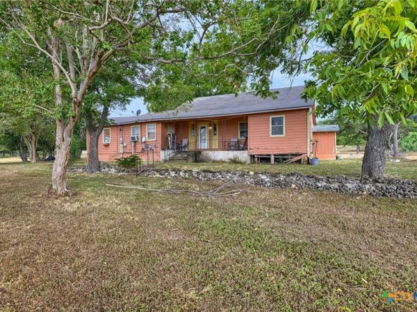 201 Hofheinz Street , San Marcos, TX 78666