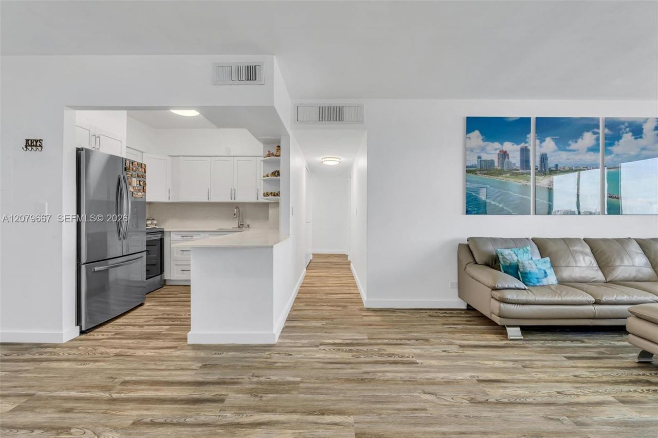 7441 Wayne, Unit 15I, Miami Beach, FL 33141 Photo