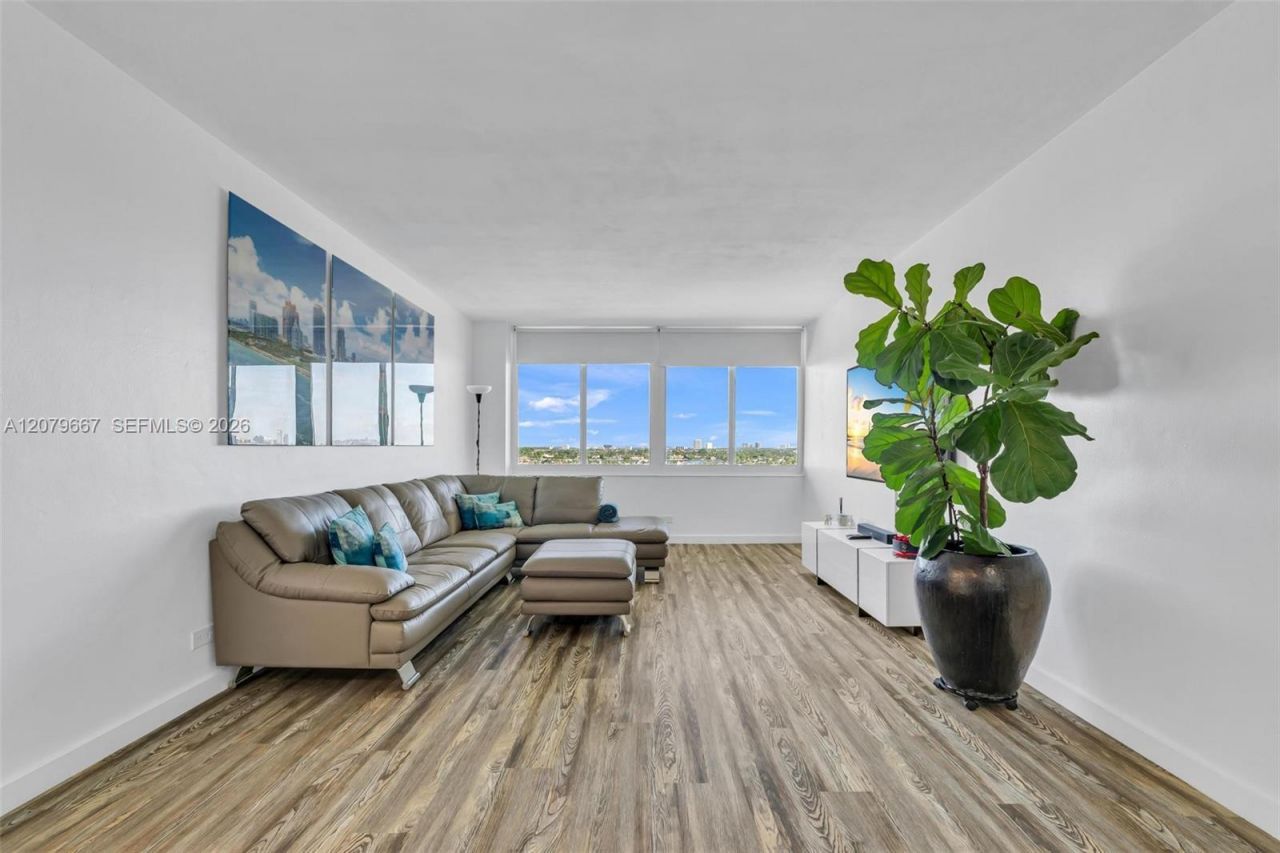 7441 Wayne, Unit 15I, Miami Beach, FL 33141 Photo