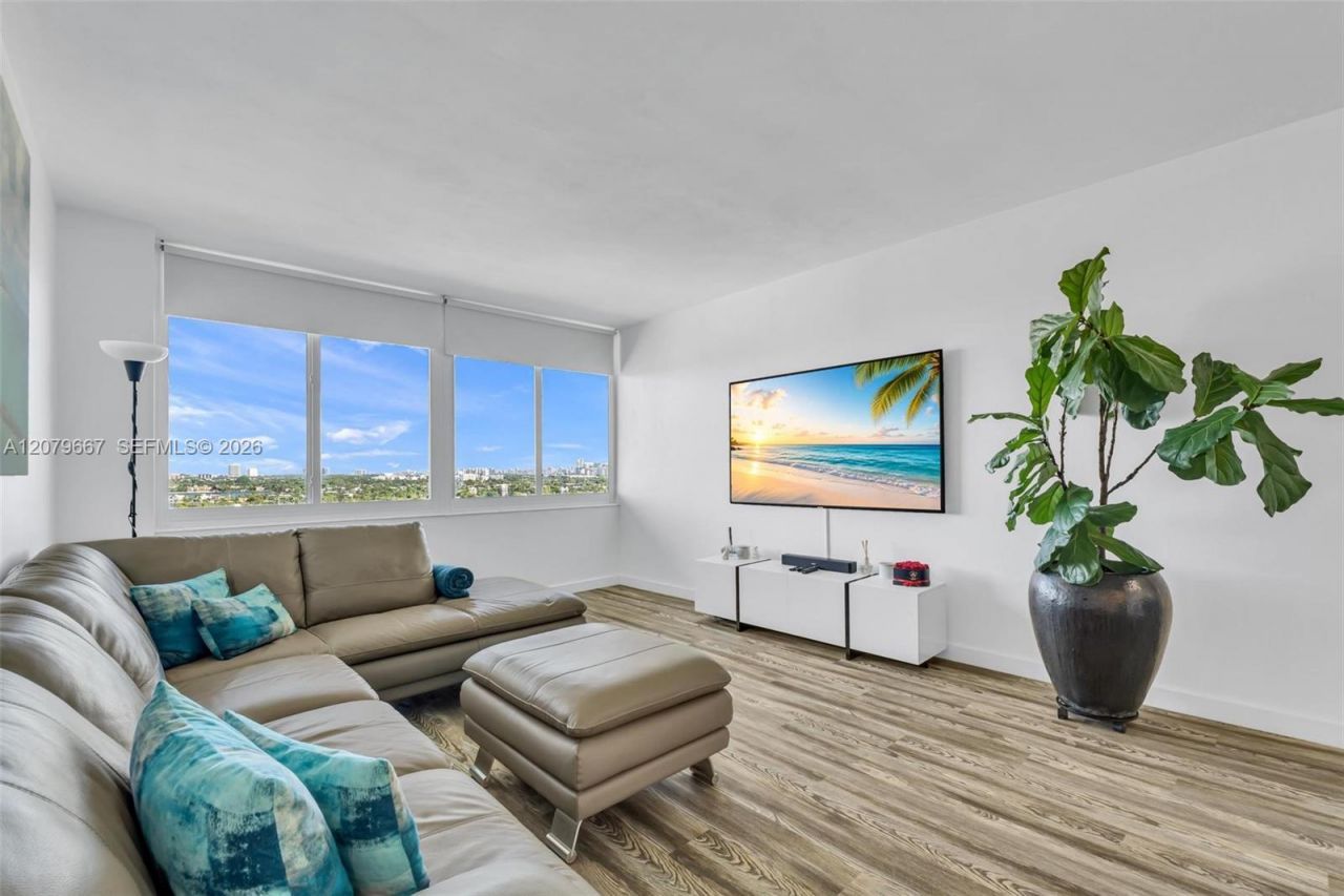 7441 Wayne, Unit 15I, Miami Beach, FL 33141 Photo