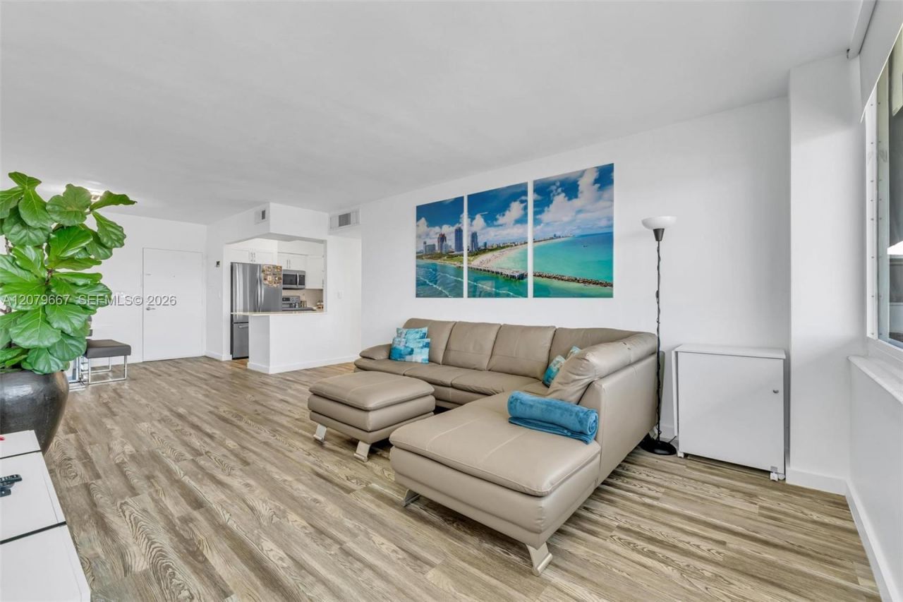7441 Wayne, Unit 15I, Miami Beach, FL 33141 Photo