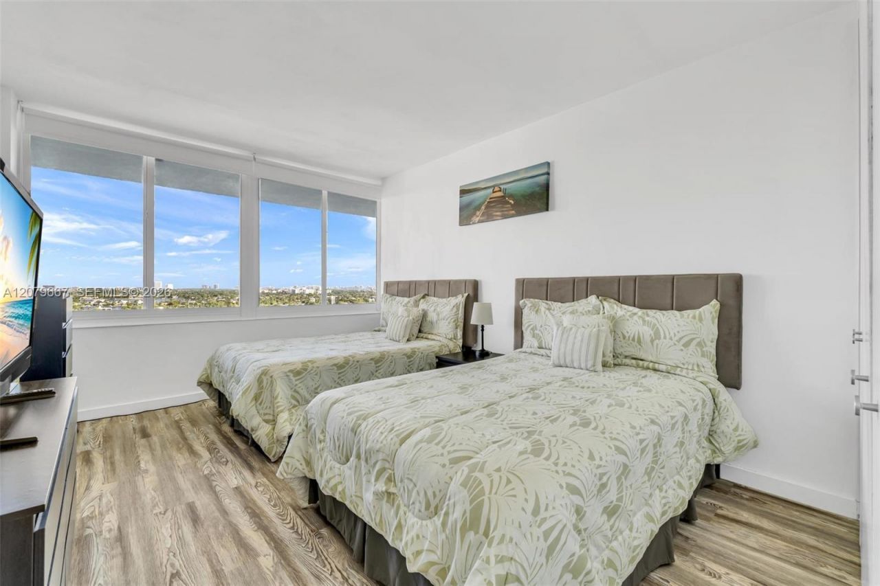 7441 Wayne, Unit 15I, Miami Beach, FL 33141 Photo